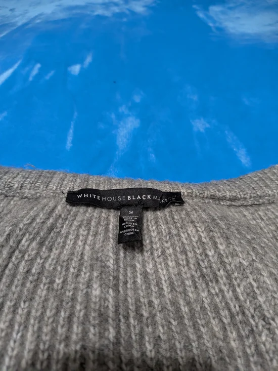 🤍 Gray Ribbed V-Neck Cropped Cardigan 🤍 - Picture 3 of 3